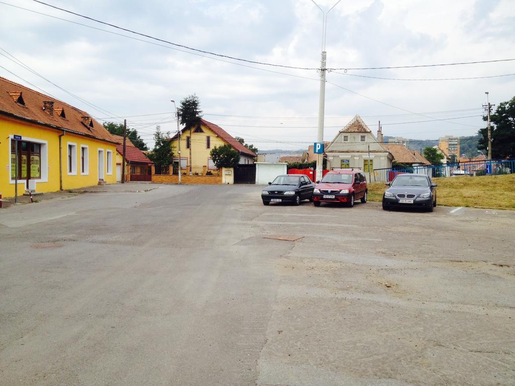Pensiunea Mimi Mediaş Buitenkant foto