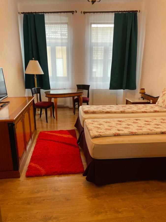 Pensiunea Mimi Mediaş Buitenkant foto