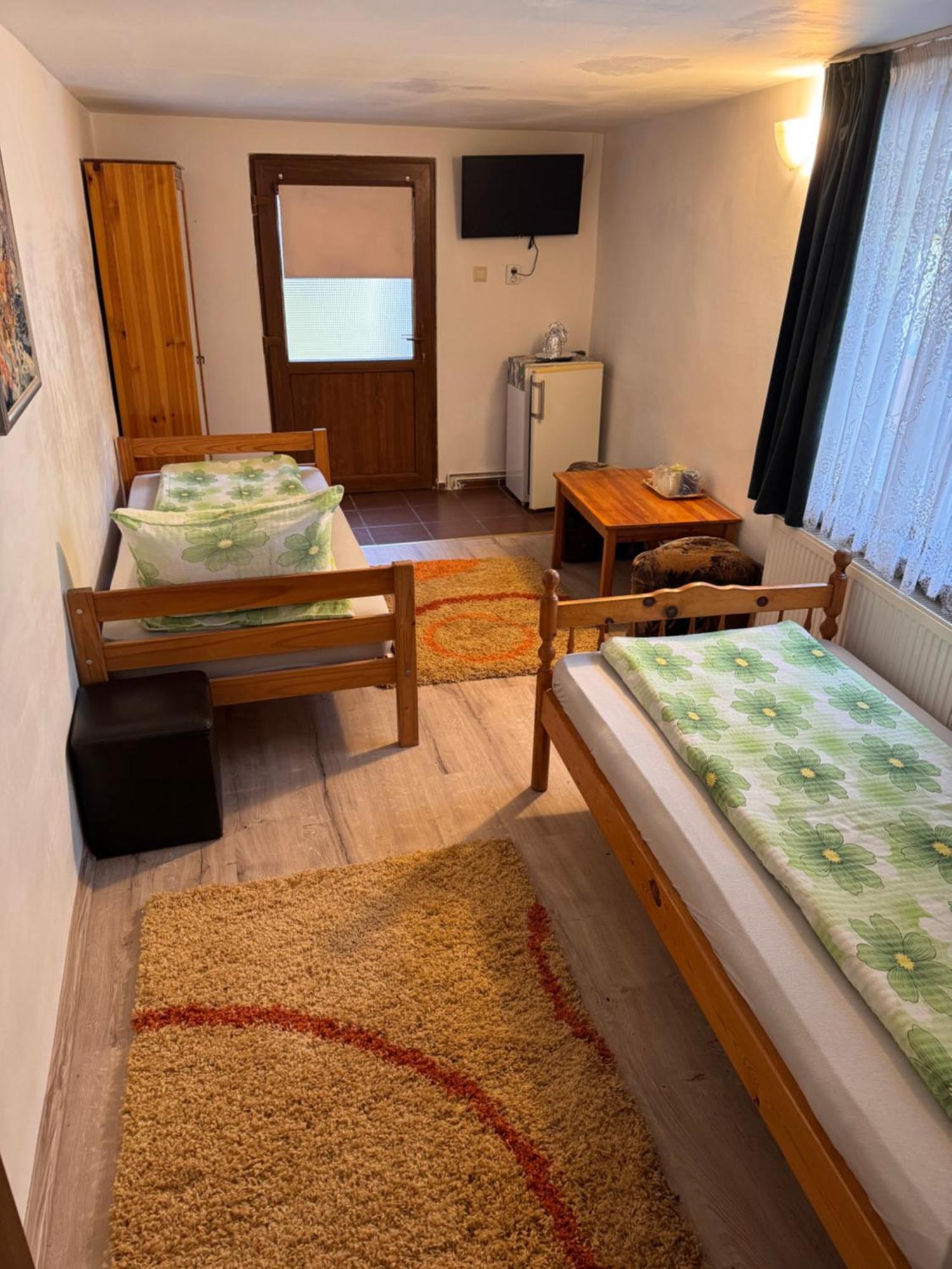 Pensiunea Mimi Mediaş Buitenkant foto