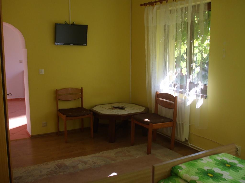 Pensiunea Mimi Mediaş Kamer foto